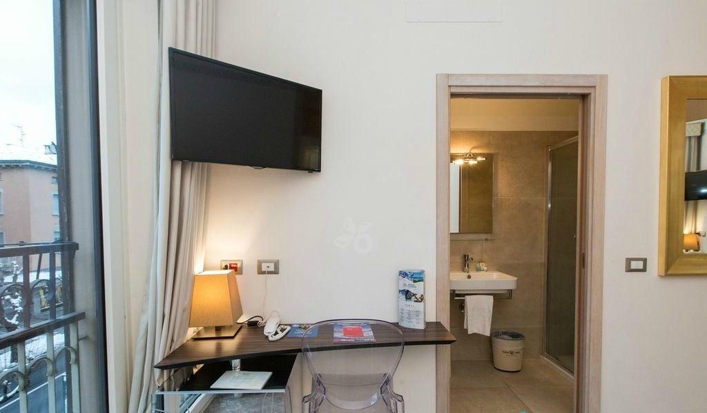 טיראנו Hotel Corona מראה חיצוני תמונה