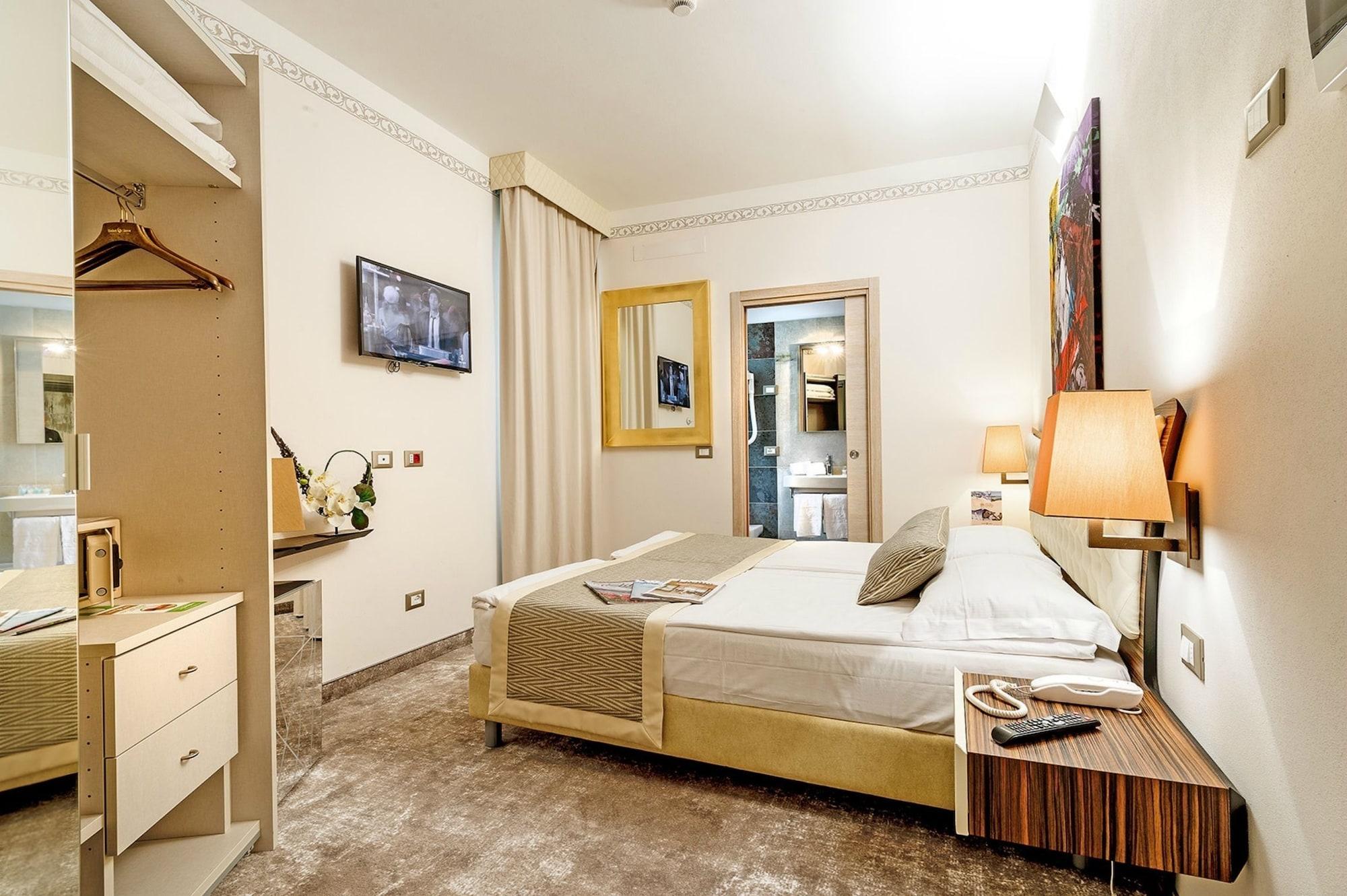 טיראנו Hotel Corona מראה חיצוני תמונה