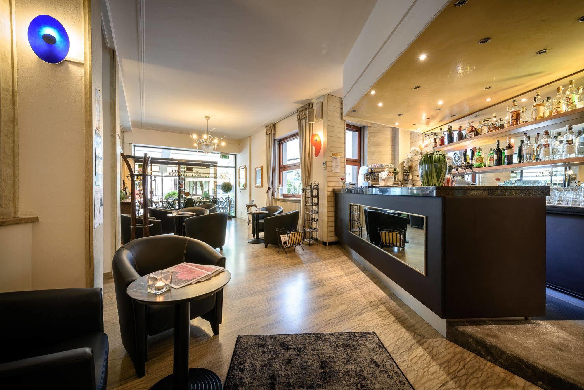 טיראנו Hotel Corona מראה חיצוני תמונה